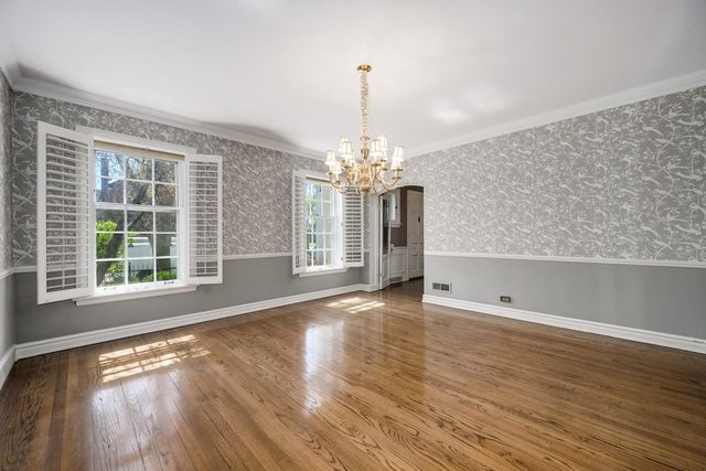 6103 N Kirkwood Avenue, Chicago, IL 60646