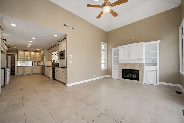 6103 N Kirkwood Avenue, Chicago, IL 60646