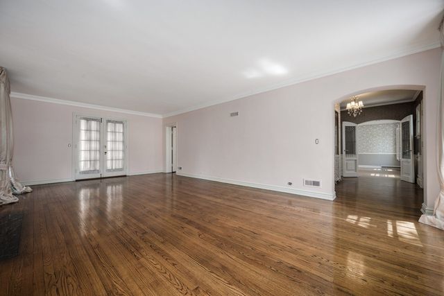 6103 N Kirkwood Avenue, Chicago, IL 60646