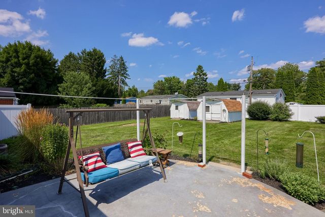 9 PARK CIRCLE DR, Lancaster, PA 17603