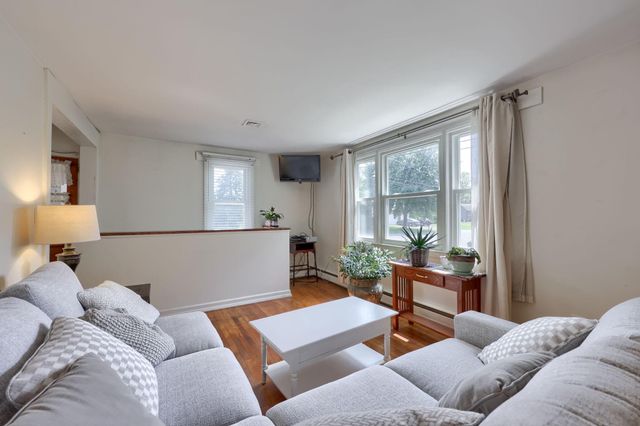 9 PARK CIRCLE DR, Lancaster, PA 17603