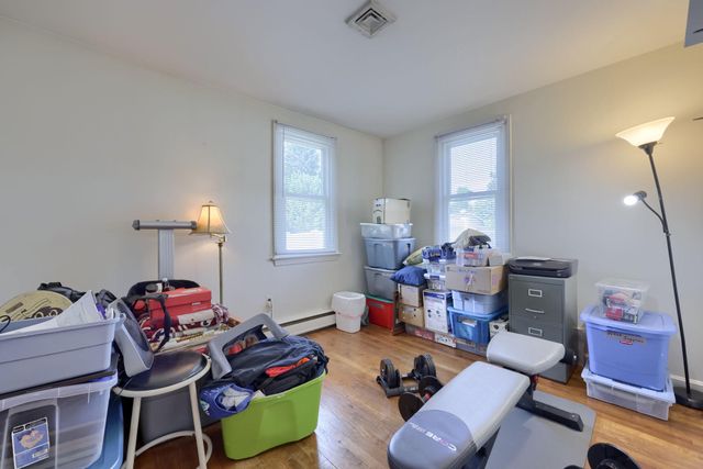 9 PARK CIRCLE DR, Lancaster, PA 17603