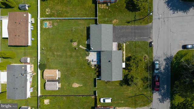 9 PARK CIRCLE DR, Lancaster, PA 17603
