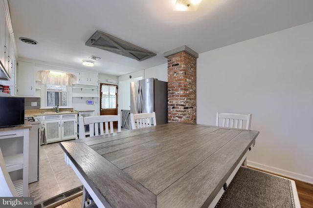 9 PARK CIRCLE DR, Lancaster, PA 17603