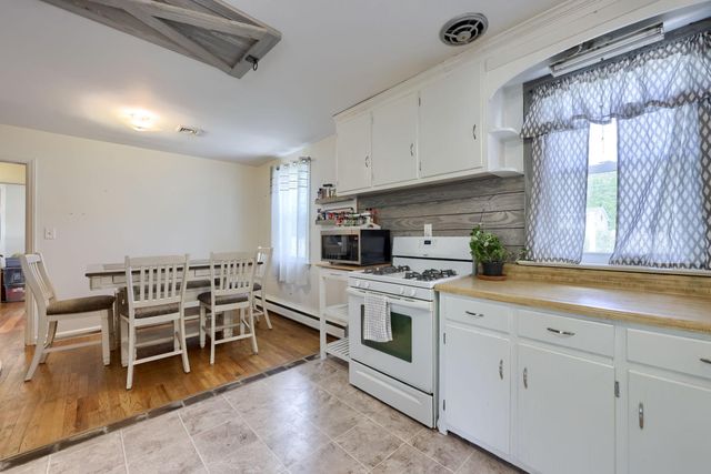 9 PARK CIRCLE DR, Lancaster, PA 17603