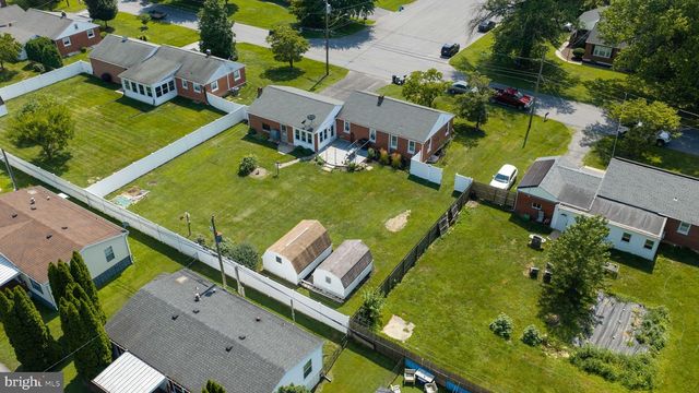 9 PARK CIRCLE DR, Lancaster, PA 17603