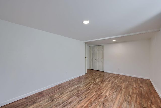 9 PARK CIRCLE DR, Lancaster, PA 17603