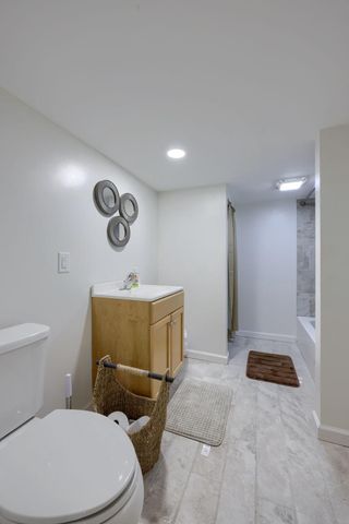 9 PARK CIRCLE DR, Lancaster, PA 17603