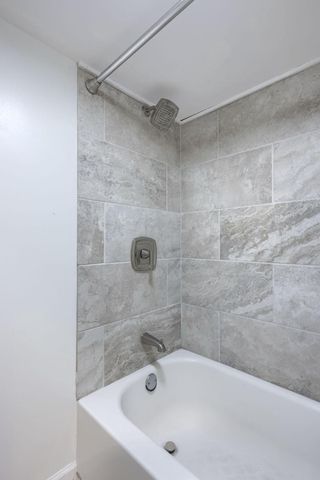 9 PARK CIRCLE DR, Lancaster, PA 17603
