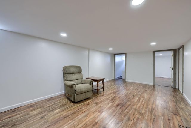 9 PARK CIRCLE DR, Lancaster, PA 17603