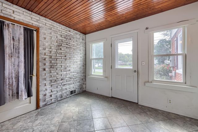 9 PARK CIRCLE DR, Lancaster, PA 17603