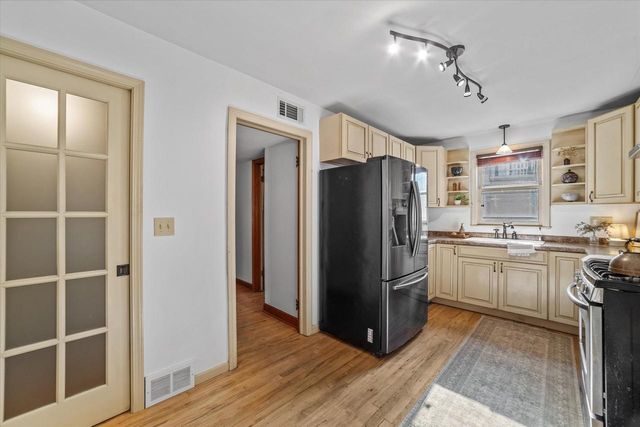 2879 N 79th STREET, Milwaukee, WI 53222