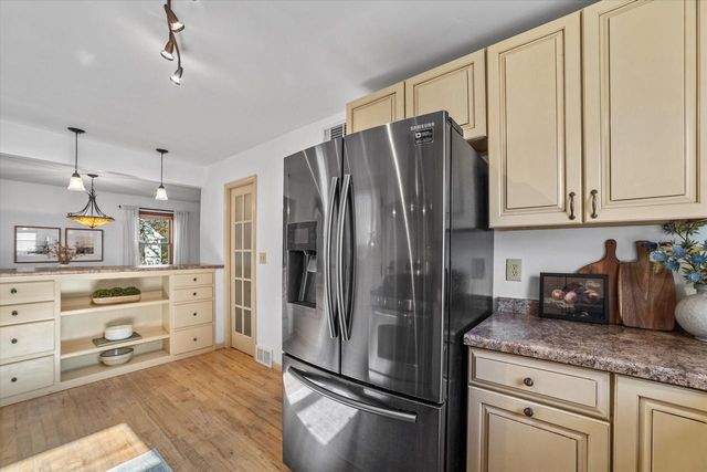 2879 N 79th STREET, Milwaukee, WI 53222