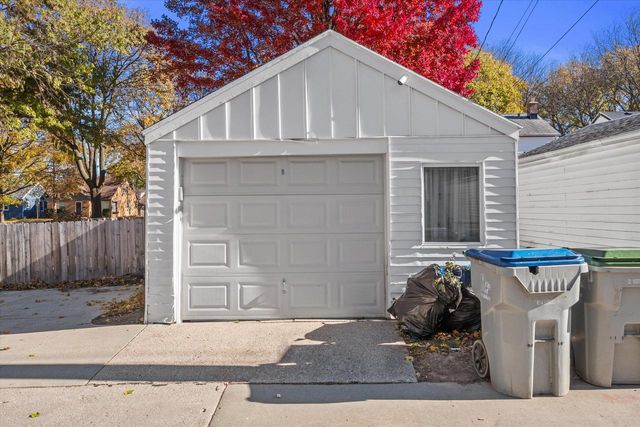 2879 N 79th STREET, Milwaukee, WI 53222