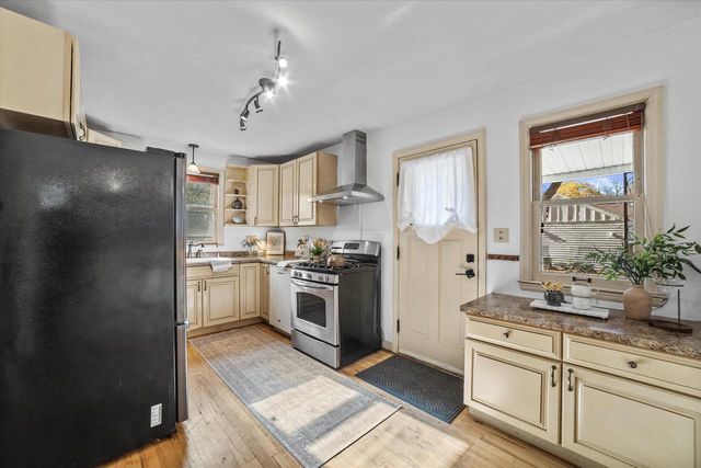 2879 N 79th STREET, Milwaukee, WI 53222