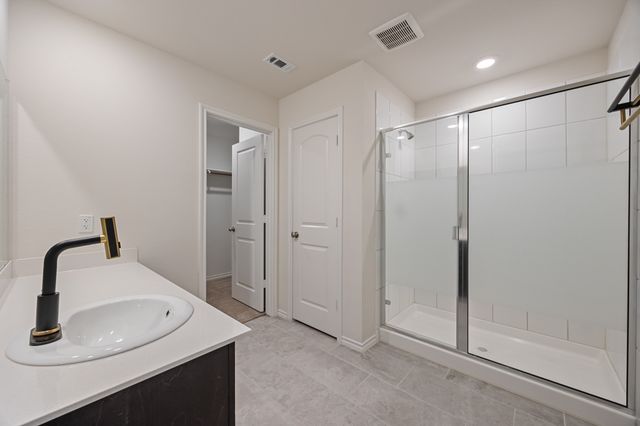 214 Crookedfield Drive, Nevada, TX 75173