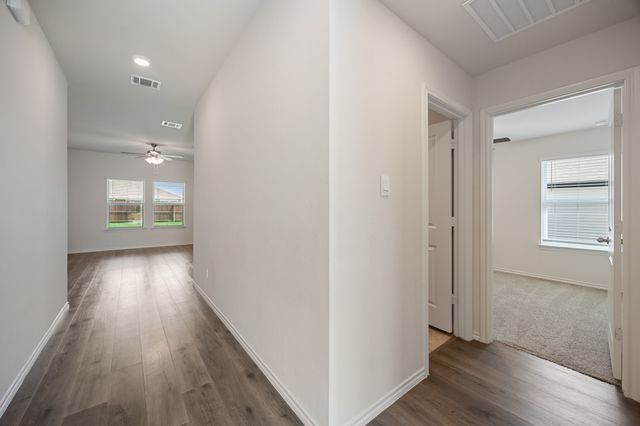 214 Crookedfield Drive, Nevada, TX 75173