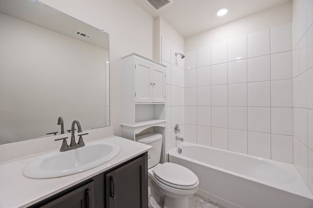 214 Crookedfield Drive, Nevada, TX 75173