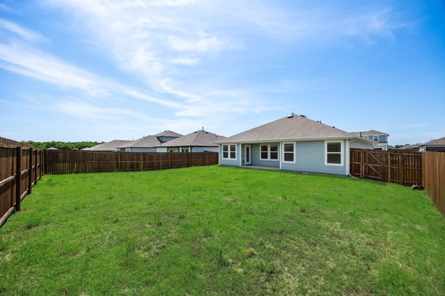 214 Crookedfield Drive, Nevada, TX 75173