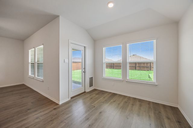 214 Crookedfield Drive, Nevada, TX 75173
