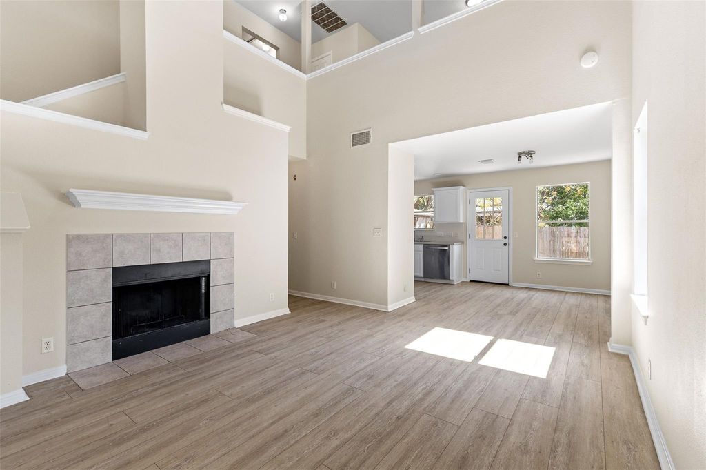 102 Orange Tree LN, Georgetown, TX 78626