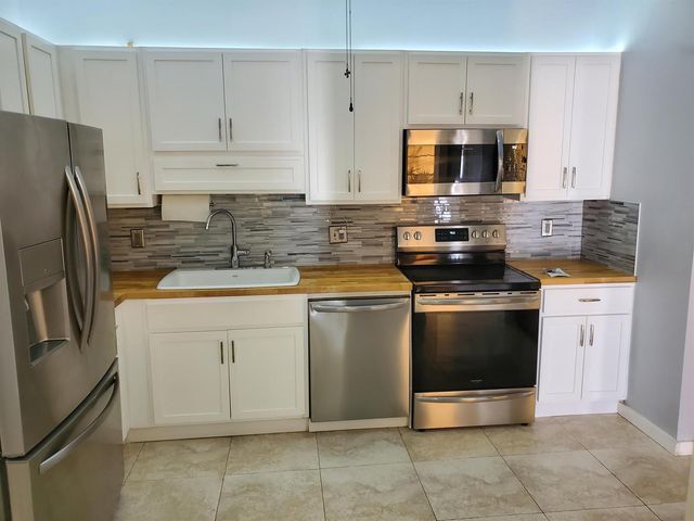 4327 Willow Brook Circle, West Palm Beach, FL 33417