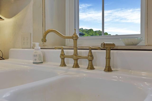 24754 Shurtz Road, New Plymouth, OH 45654