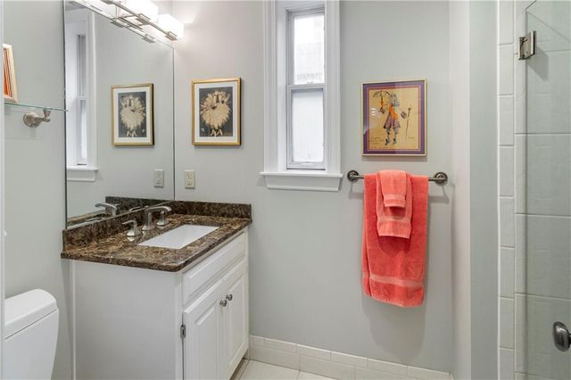 229 Ward Parkway 103B, Kansas City, MO 64112