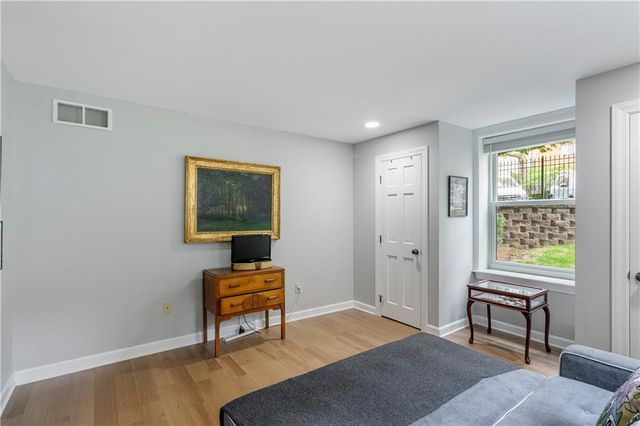 229 Ward Parkway 103B, Kansas City, MO 64112