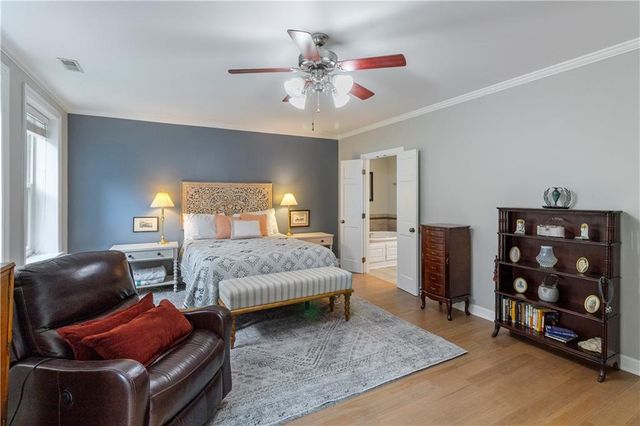 229 Ward Parkway 103B, Kansas City, MO 64112