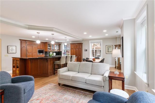 229 Ward Parkway 103B, Kansas City, MO 64112