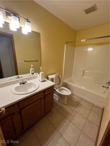 1409 Waters Edge Drive, Akron, OH 44313