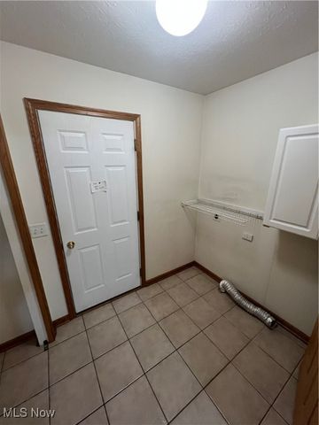 1409 Waters Edge Drive, Akron, OH 44313