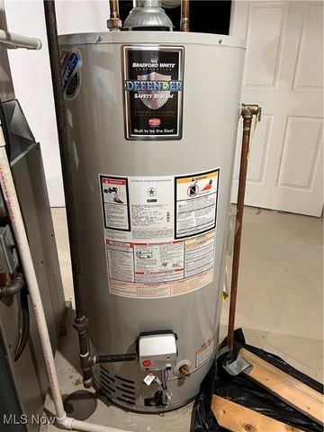 1409 Waters Edge Drive, Akron, OH 44313