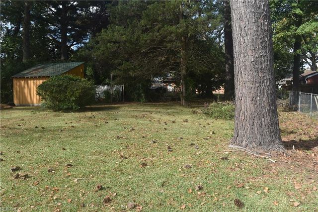 424 Hartsdale RD, Virginia Beach, VA 23462