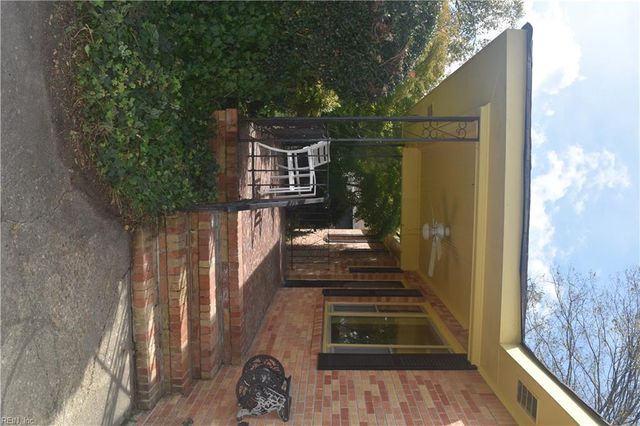 424 Hartsdale RD, Virginia Beach, VA 23462