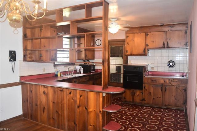 424 Hartsdale RD, Virginia Beach, VA 23462