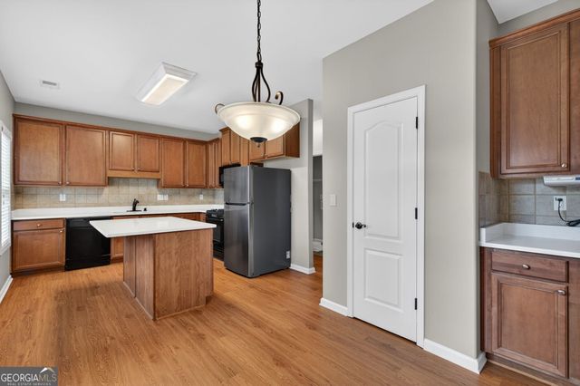 1186 Lake Point Way, Suwanee, GA 30024