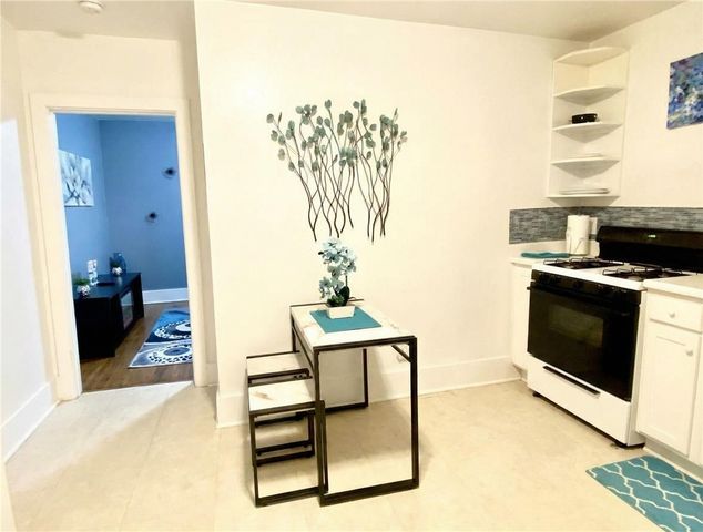 224-226 S Pacific Ave, Friendship Park, PA 15224