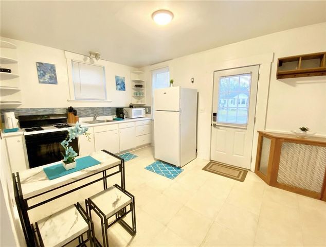 224-226 S Pacific Ave, Friendship Park, PA 15224