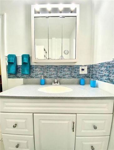 224-226 S Pacific Ave, Friendship Park, PA 15224