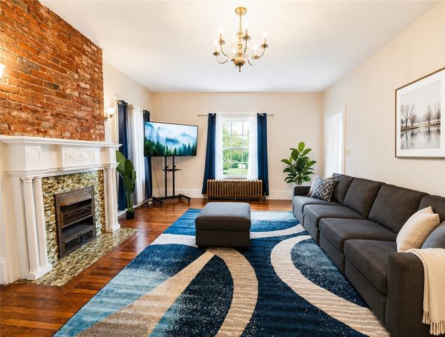 224-226 S Pacific Ave, Friendship Park, PA 15224