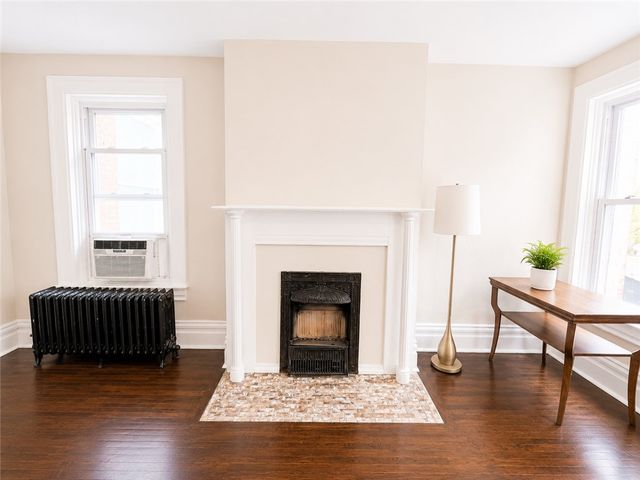 224-226 S Pacific Ave, Friendship Park, PA 15224