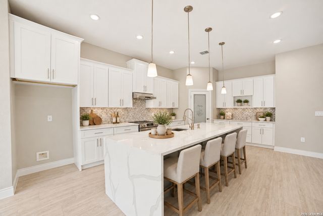 220 County Road 6864, Natalia, TX 78059