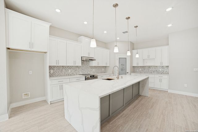 220 County Road 6864, Natalia, TX 78059