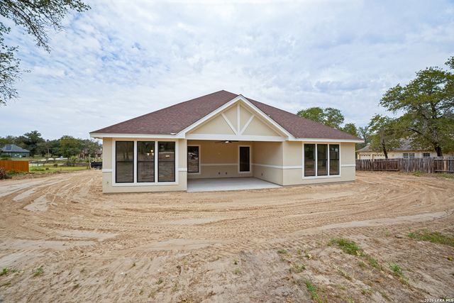 220 County Road 6864, Natalia, TX 78059