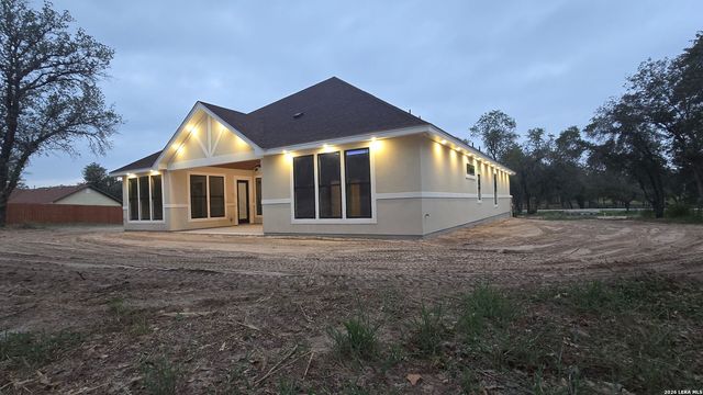 220 County Road 6864, Natalia, TX 78059
