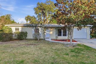 1045 N Fan Palm Point, Crystal River, FL 34429