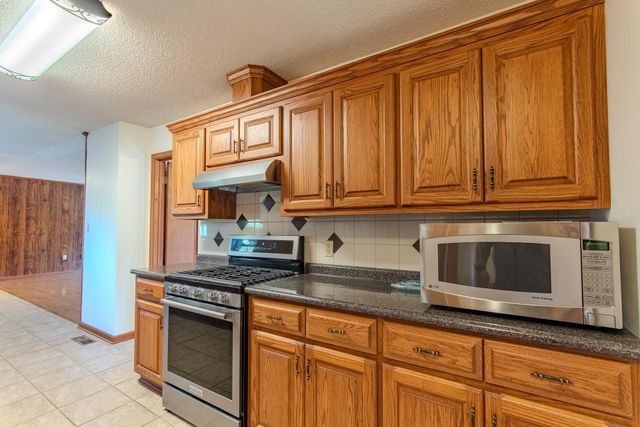 841 SANFORD ST, Henderson, TN 38340