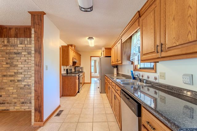 841 SANFORD ST, Henderson, TN 38340